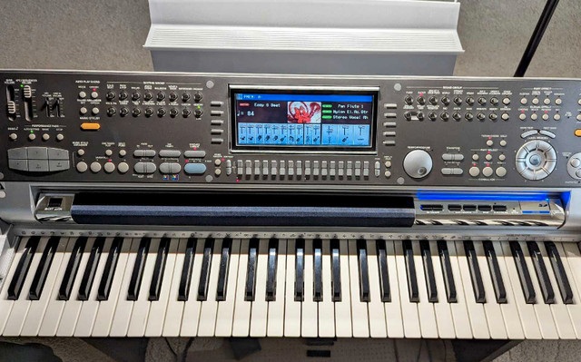 Technics KN7000 Arranger Workstation Keyboard in Pianos & Keyboards in Chilliwack
