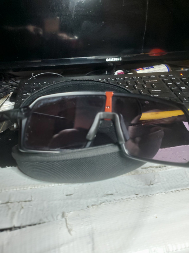 Oakley Prism Sunglasses in Health & Special Needs in Mississauga / Peel Region - Image 2