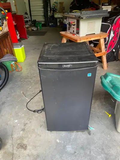 Danby bar fridge refrigerator 3.2 cubicyy feet, View more