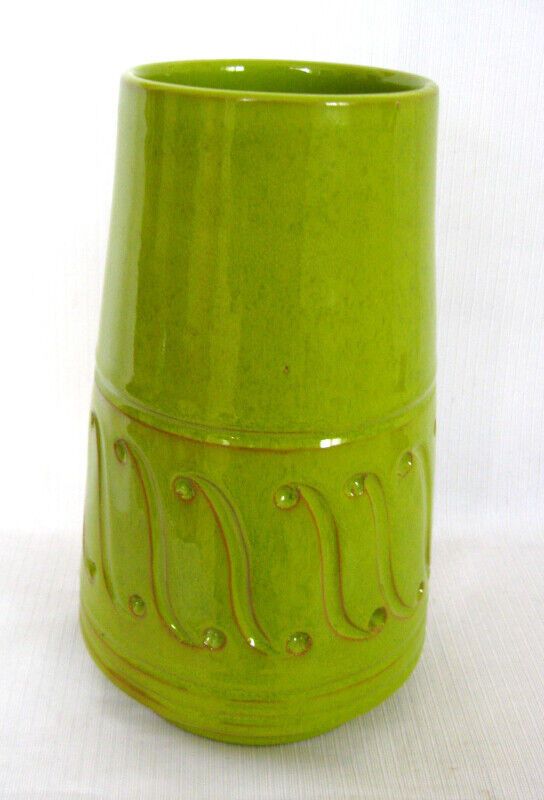 VASE POTTERIE MID-CENTURY VINTAGE POTTERY VASE dans Art et objets de collection  à Ouest de l’Île