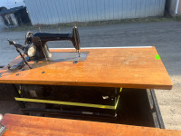 Singer Industrial Sewing Machine - Working