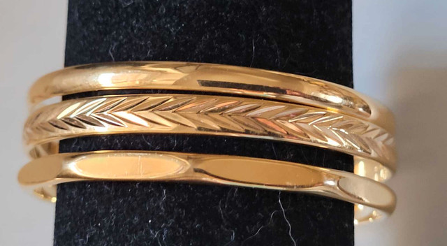 Set of 3 - Gold Tone Bangle Bracelet  - 2.75 inches Diameter  in Jewellery & Watches in Oshawa / Durham Region - Image 3