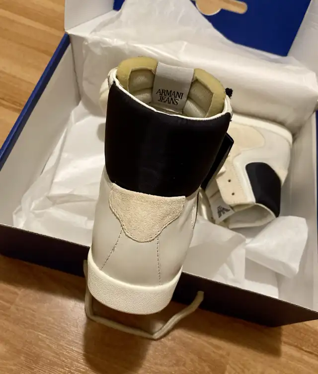 Armani Mens Shoes New in Box Rare in Men's in City of Toronto - Image 7