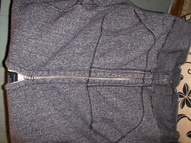 Man's hoodie, Sm; gray in Men's in London - Image 3