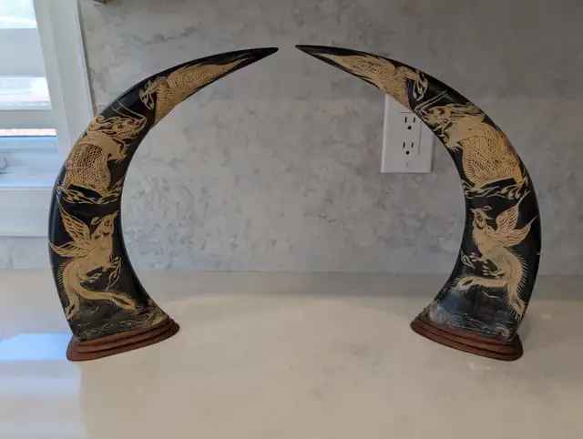 Pair of Mounted Carved Water Buffalo Horns with Dragons and Phoe in Arts & Collectibles in Markham / York Region - Image 2