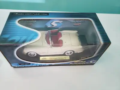 Mira by Solido 1953 Chevrolet Corvette Convertible 1:18