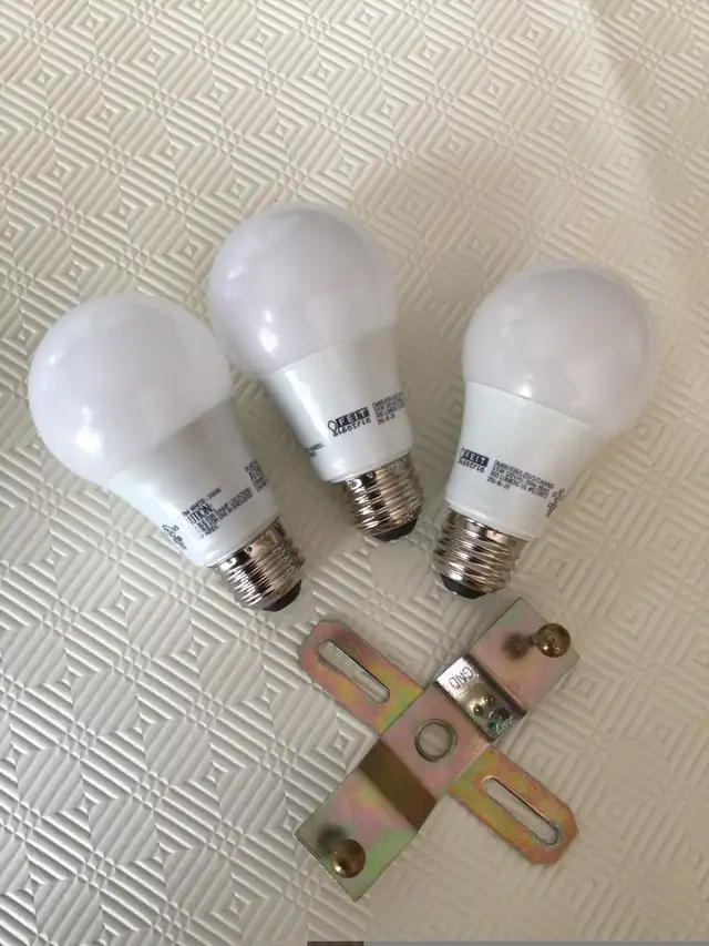 SEMI-FLUSH MOUNT CEILING LIGHT FIXTURE in Indoor Lighting & Fans in Markham / York Region - Image 5