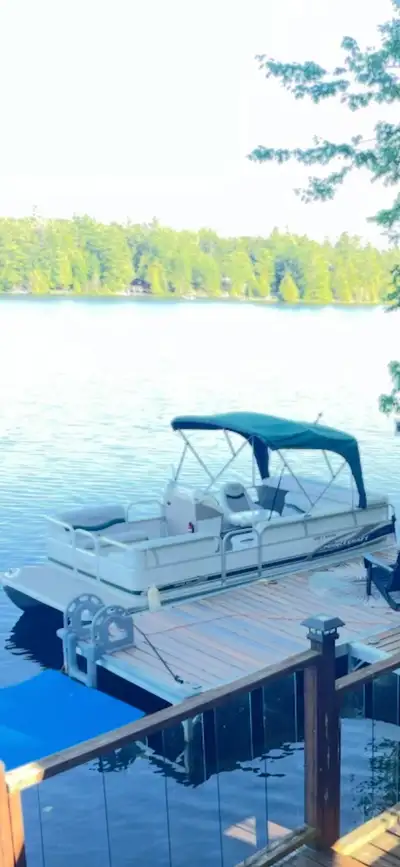 Currently in the water and running. No trailer. 2005 Princecraft Vectra 180 50 Johnston motor Seats...