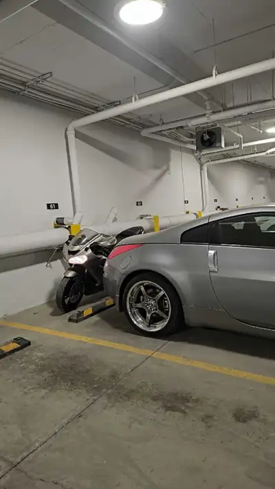 Very clean bike, needs tires and an oil change. 34000kms Power commander Brand new exhaust Rare colo...