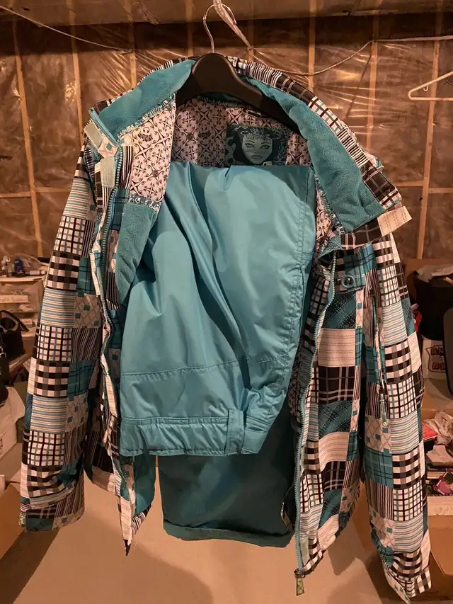 Ladies ski suit L, XL(please read all) in Women's - Tops & Outerwear in Markham / York Region - Image 2