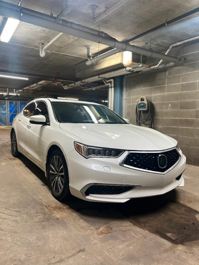 2018 Acura TLX SH-AWD. Accident FREE!