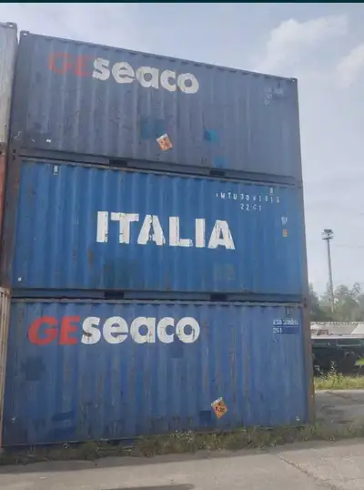 20 ft and 40 ft containers For Sale in Grand Bend, View more