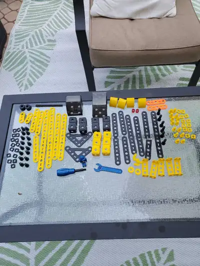 For sale, a 1990's era Meccano Junior City Set #5850 Seaplane building set. I don't have a parts lis...