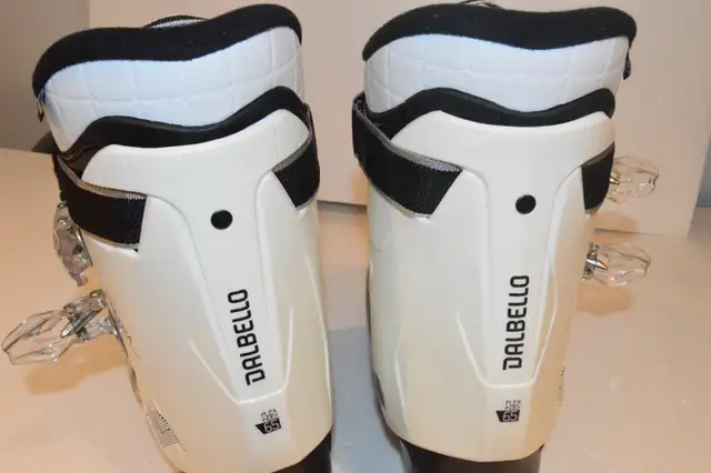 Dalbello Ultra Flex Index 65 - 26.5 308mm Women Ski Boots White in Ski in Markham / York Region - Image 5