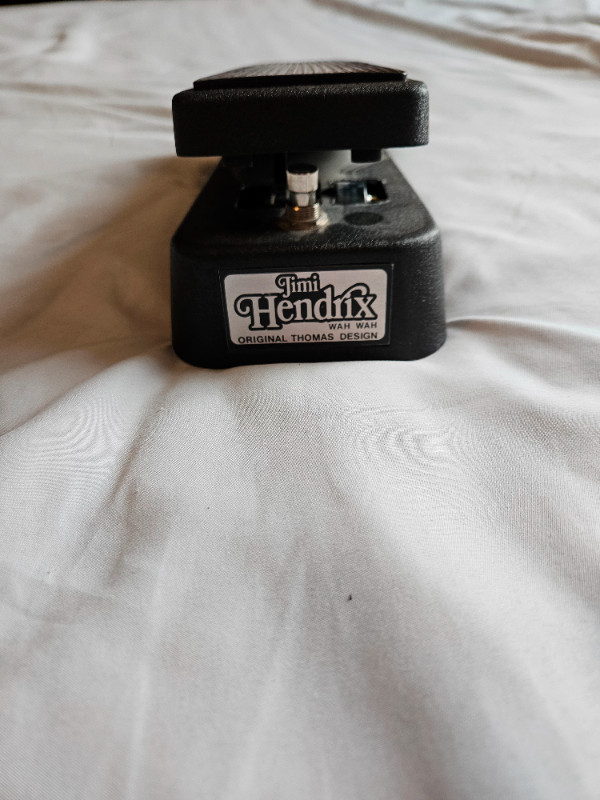Dunlop jimi hendrix wah pedal in Amps & Pedals in Strathcona County - Image 2