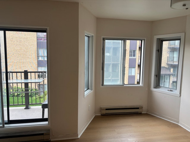 Renovated 4 1/2 Apartment in Chomedey, Laval — photo 3