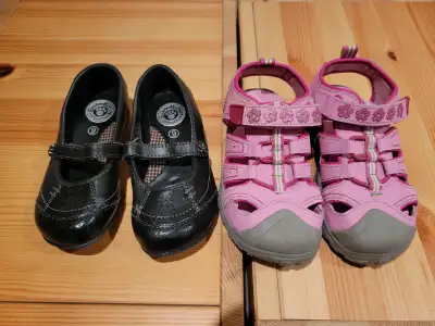 Buster Brown x2 - size children 9 Banff Trail - size youth 4