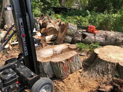 Powerful 32 ton wood splitter for rent! 2 stage pump gives good cycle speed, and when you hit a toug...