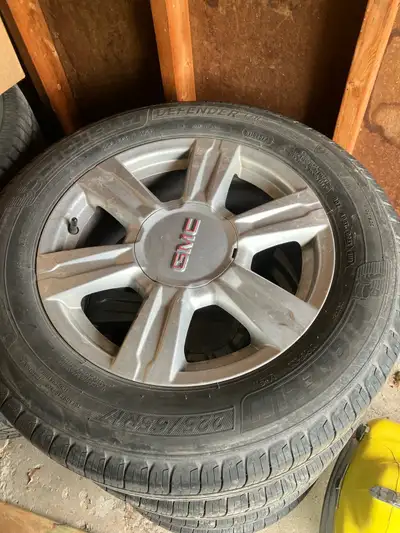 Set of 4 gmc terrain wheels for sale. Will fit equinox as well. Good Michelin defender 225/65r17 tir...