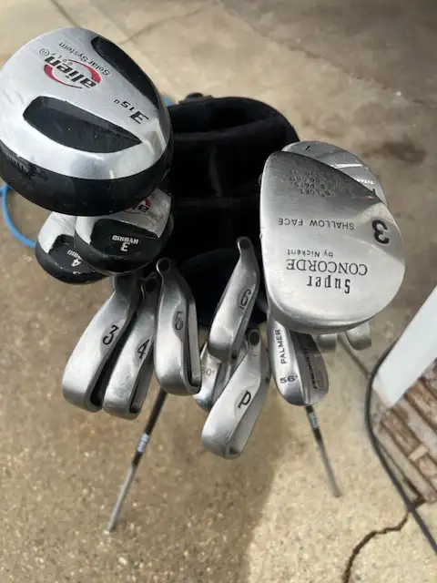 Men's RH golf clubs and bag in Golf in Edmonton - Image 4