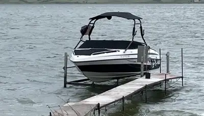 2009 Reinell 200LSE - 375 Hours - $23,900 OBO Well-maintained 2009 Reinell 200LSE bowrider with only...