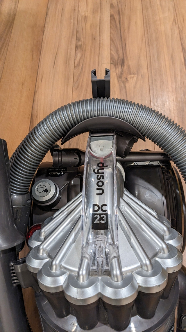 Dyson DC23 Animal vacuum, good and clean in Vacuums in City of Toronto - Image 3