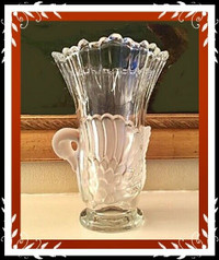 ART DECO CRYSTAL & FROSTED GLASS SWAN VASE