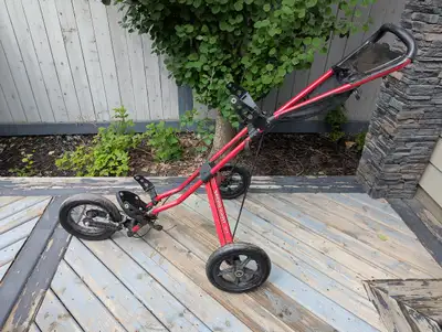 Sun Mountain Speed Golf Cart V1 – Red – Good Condition Overall good functional condition. Cup Holder...