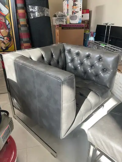 Fauteuil d'appoint avec ottoman, View more