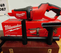 Milwaukee M12 cordless vacuum with 2 batteries and charger 
