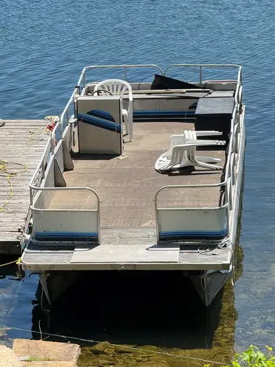 24 x 8 Pontoon Boat used to Transport materials party on camp on fish off of it is located in Perth....