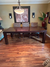 Beautiful Dining Room Table With Chairs