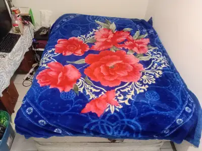 Blue floral fleece blanket, View more