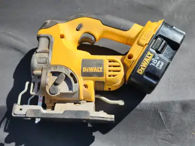 DeWalt DC330, 18V Cordless Variable Speed Jig Saw With Battery, View more