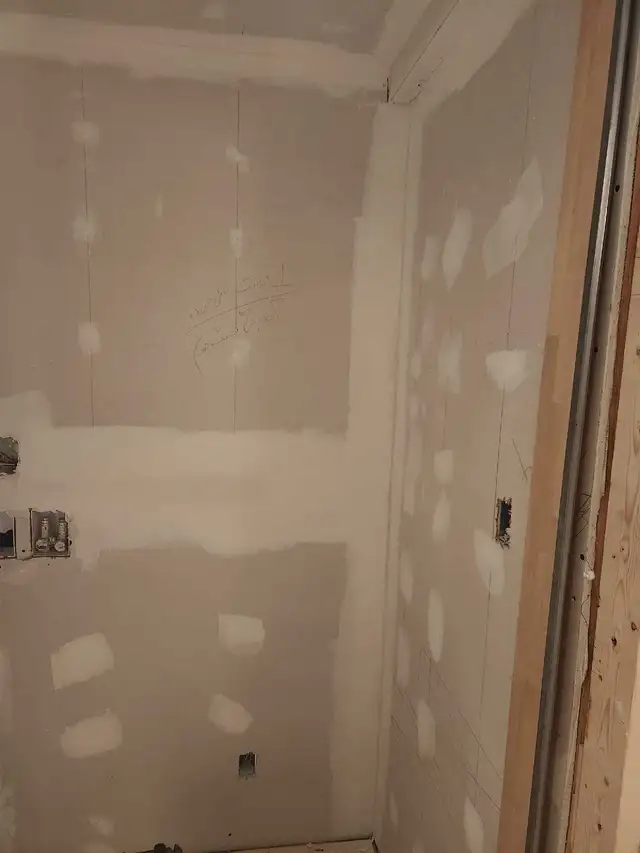 Construction and Rénovation 553389535789721602