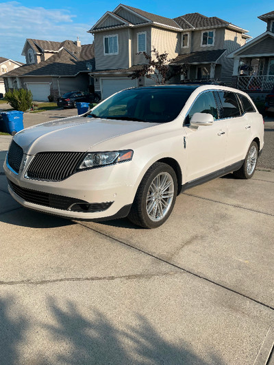 2014 Lincoln MKT 7 seater