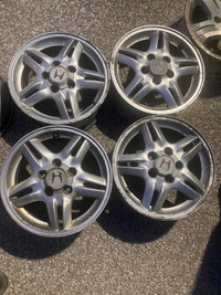 Set of 4 15” Honda 5x114.3 mm aluminum wheels and center caps $2