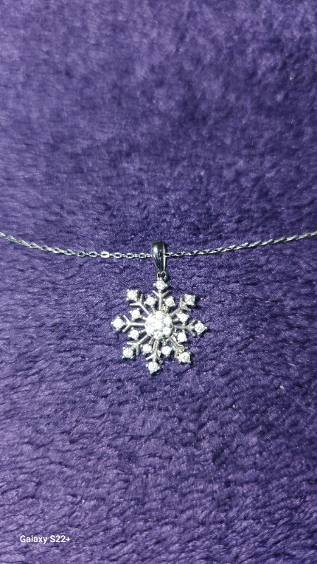 Charmed Aroma snowflake necklace in Jewellery & Watches in Kingston