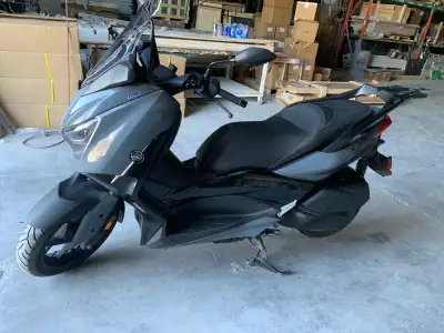 Perfect commuter, in city or hi way. Low milage , One original owner, garage kept. Upgrade DRL , lug...