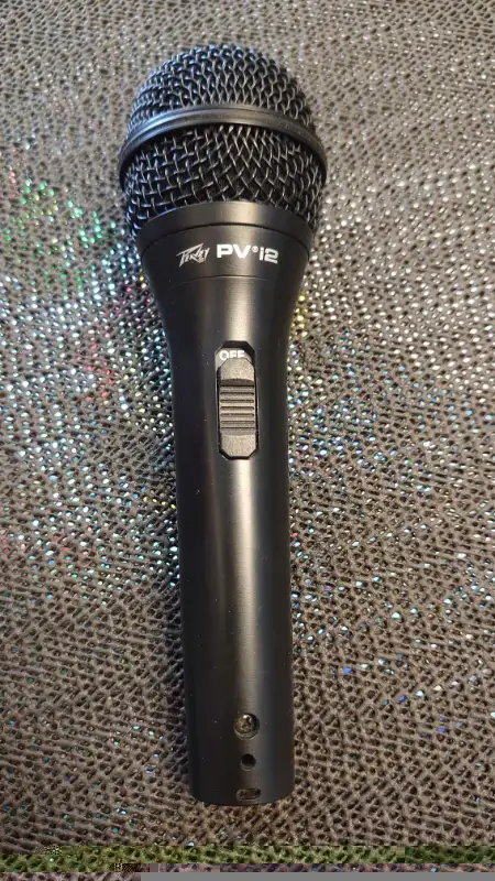 Peavey PVi 2 Cardioid Dynamic Microphone w/ Professional in Pro Audio & Recording Equipment in Hamilton - Image 3