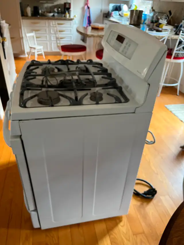 Dual fuel - gas and electric Kitchen Stove in Stoves, Ovens & Ranges in Guelph - Image 6