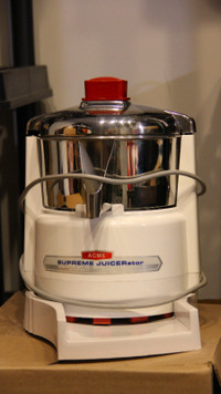 ACME Supreme Juicerator Model 6001