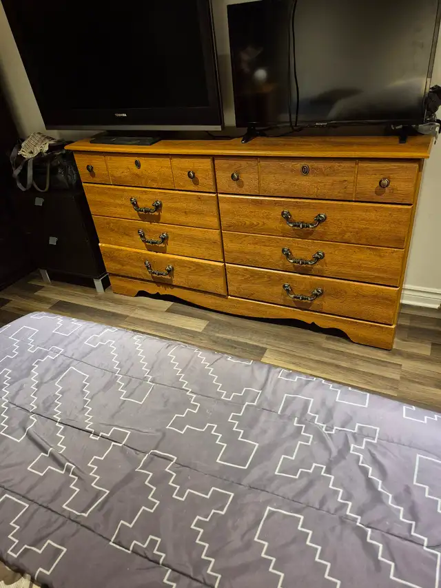 set de chambre in Beds & Mattresses in Laval / North Shore - Image 3