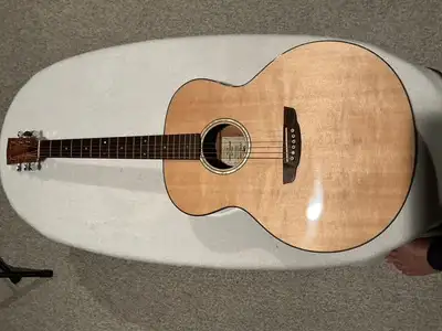 2003 James Goodall Model AMHJ3531. BRAND NEW. Comes with case and case candy. Never Played! These gu...