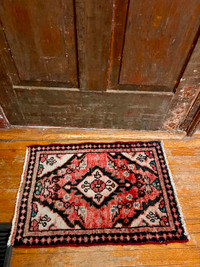 100% Wool Hand knotted Hamedan Persian Rug Welcome Mat