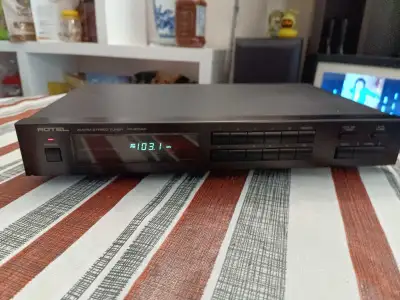 Rotel RT-935AX Tuner, View more