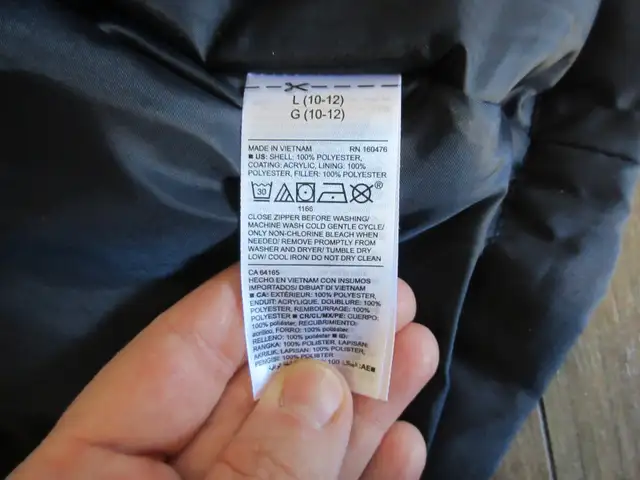 Old Navy Size Youth Large (10/12) "3 in 1" Jacket in Kids & Youth in Edmonton - Image 8
