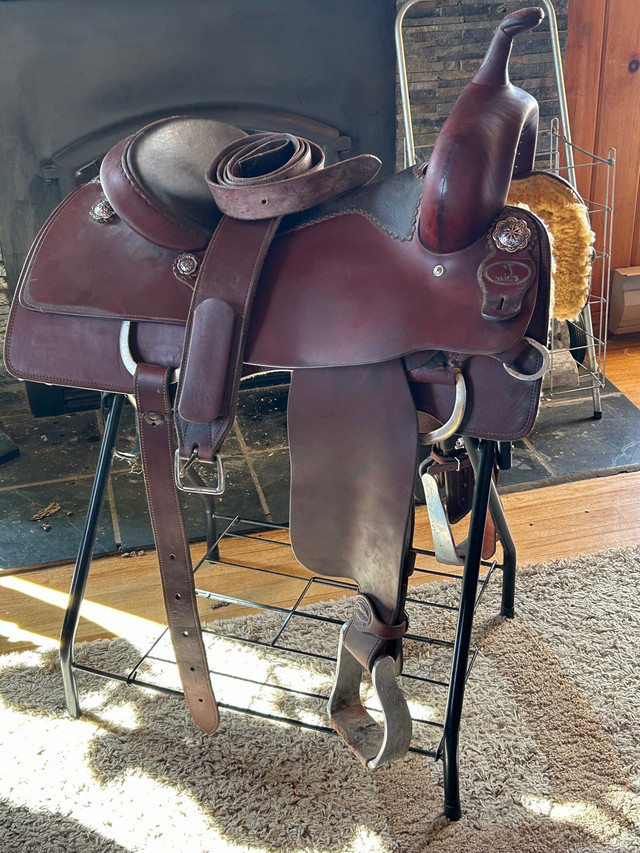 For trade : Frontier 15X Cutting Saddle in Equestrian & Livestock Accessories in Saskatoon - Image 2