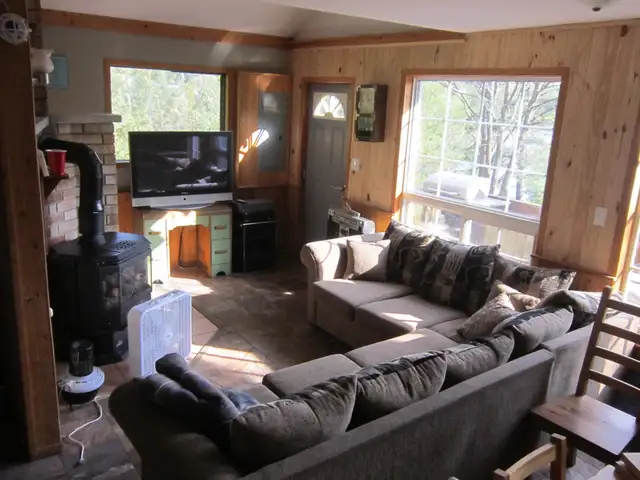LAKEFRONT COTTAGE WITH PRIVACY in Ontario in Canada - Image 19