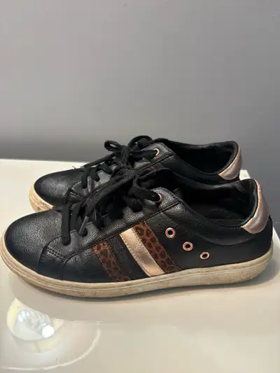 Skechers Women's Sneakers size 10, View more